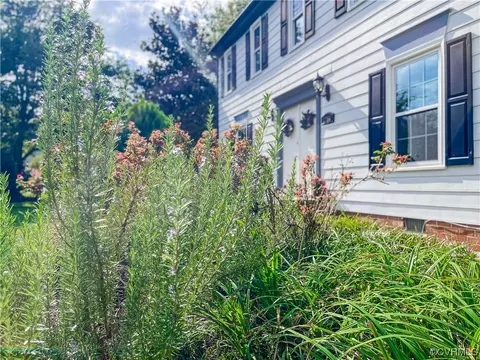 2756 Woodmont Dr, Midlothian, VA 23113