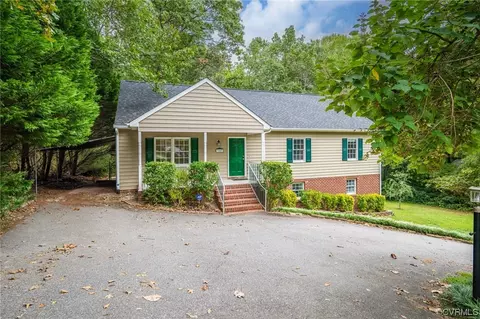 3207 Ludgate Rd, Chester, VA 23831