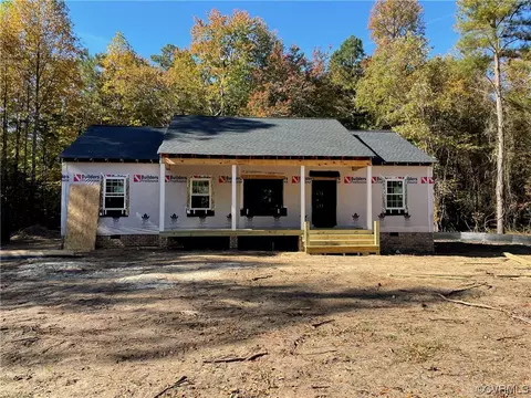 378 Goulders Creek Rd, Mattaponi, VA 23110