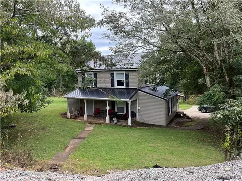 67 Capel Ln, Norwood, VA 24581