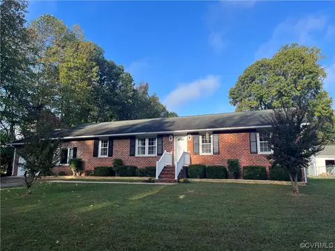 9800 Old Quarter Ln, New Kent, VA 23124