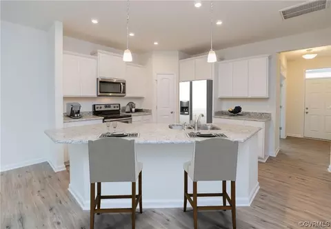 8279 Scott Commons Dr, Richmond, VA 23227
