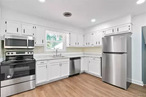 8549 Sutherland Rd, Richmond, VA 23236 photo 14