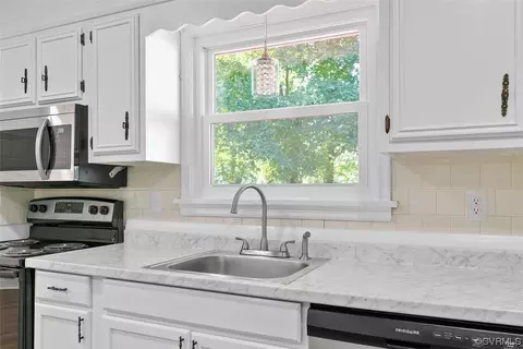 8549 Sutherland Rd, Richmond, VA 23236 photo 16