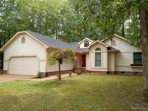 106 Wellington Cir, Williamsburg, VA 23185