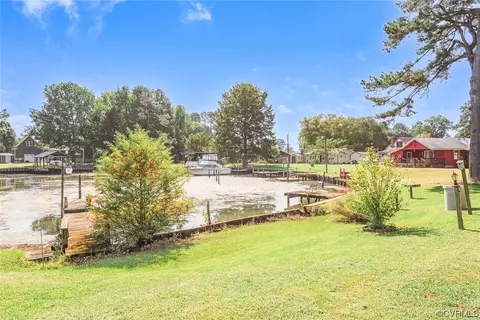 7224 Canal St, Lanexa, VA 23089