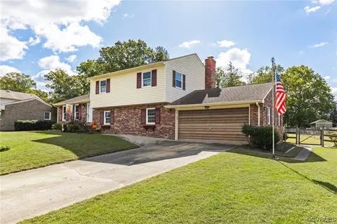 405 Windmere Dr, Colonial Heights, VA 23834