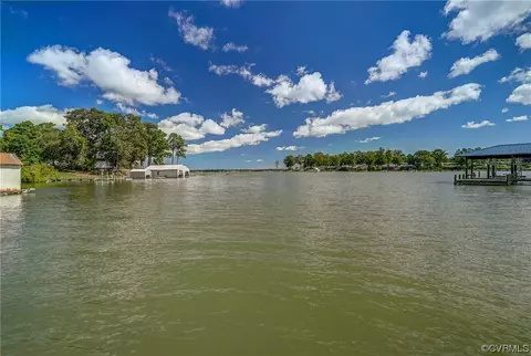 236 Eubank Landing Rd, Topping, VA 23169 photo 4
