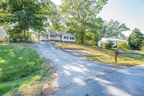 3315 Walnut Cove Ct, Chester, VA 23831