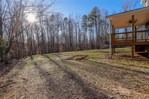 Exterior - 9225 E Patrick Henry Rd, Ashland, VA 23005 photo 6 of 9