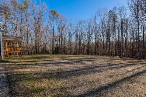 Exterior - 9225 E Patrick Henry Rd, Ashland, VA 23005 photo 4 of 9