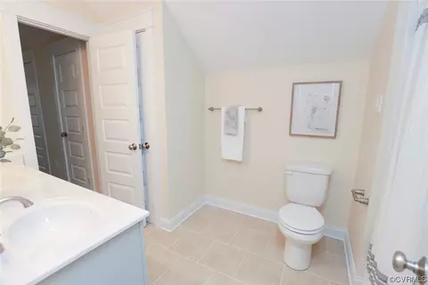 Bath - 9225 E Patrick Henry Rd, Ashland, VA 23005 photo 6 of 8
