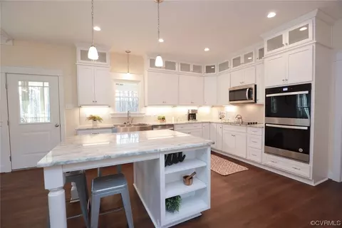 Kitchen - 9225 E Patrick Henry Rd, Ashland, VA 23005 photo 4 of 7