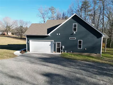 Exterior - 9225 E Patrick Henry Rd, Ashland, VA 23005 photo 7 of 9