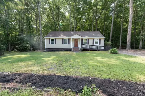 3909 London Rd, Hopewell, VA 23860