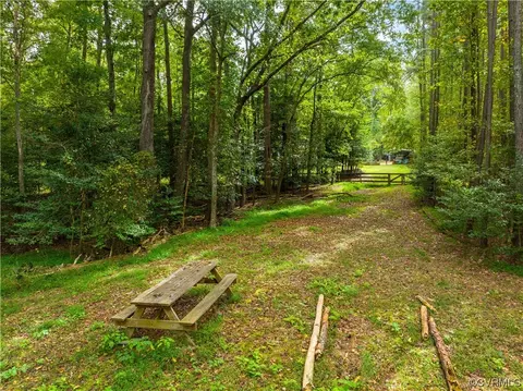 9270 Bailey Ln, Providence Forge, VA 23140 photo 5