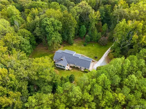 9270 Bailey Ln, Providence Forge, VA 23140 photo 4
