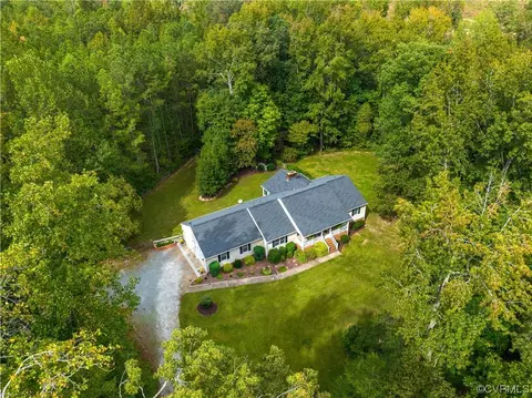 9270 Bailey Ln, Providence Forge, VA 23140 photo 2