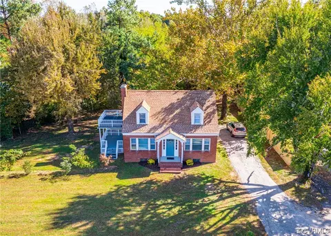 8124 Patrick Henry Hwy, Green Bay, VA 23942