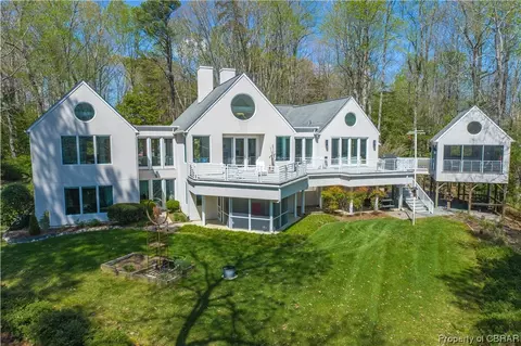 118 Wilton Coves Dr, Hartfield, VA 23071