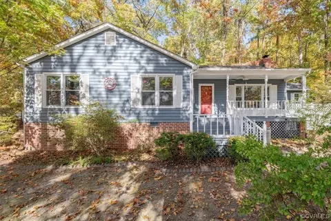 3006 Maplevale Rd, Chester, VA 23831