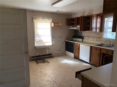 113 E Grigg Ave, Jarratt, VA 23867 photo 9