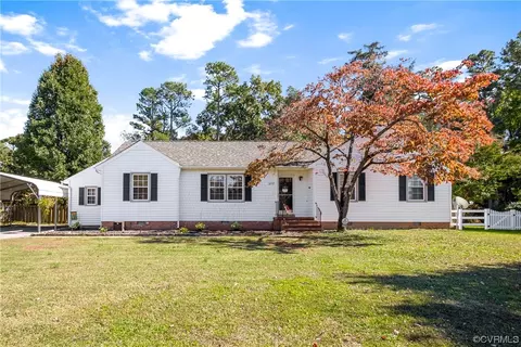 10709 Lunswood Rd, Chester, VA 23831