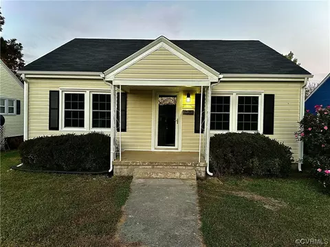 515 Custis St, Crewe, VA 23930 photo 2