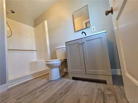515 Custis St, Crewe, VA 23930 photo 9