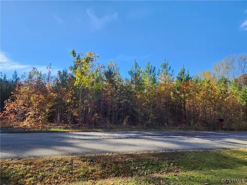 000 Halls Store Rd, Mineral, VA 23117