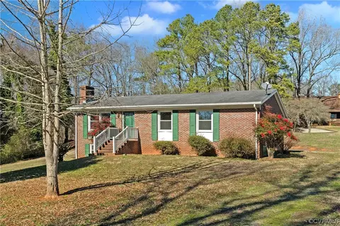 148 Rollingwood Dr, Lawrenceville, VA 23868