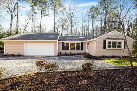 3204 Hunts Bridge Ct, Midlothian, VA 23112