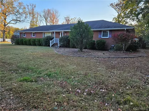 11025 Whitepine Dr, North Prince George, VA 23860