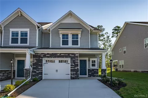 18520 Palisades Rdg, Moseley, VA 23120