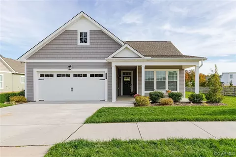 10317 Woodside Farms Dr, Glen Allen, VA 23059