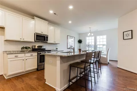 16118 Bay Ridge Ct #33-2, Moseley, VA 23120