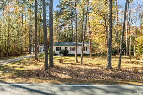 1579 Manfield Rd, Aylett, VA 23009 photo 2