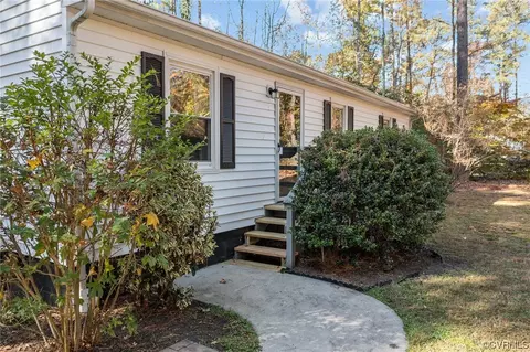 1579 Manfield Rd, Aylett, VA 23009 photo 4