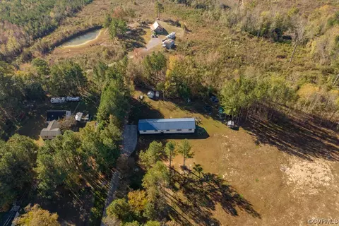 7432 Dry Bread Rd, Lawrenceville, VA 23868