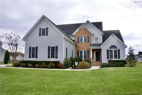 1619 N White Mountain Dr, Chester, VA 23836