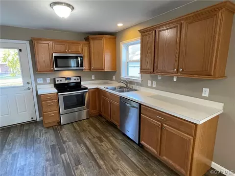 9090 Robins Neck Rd, Gloucester, VA 23061 photo 12