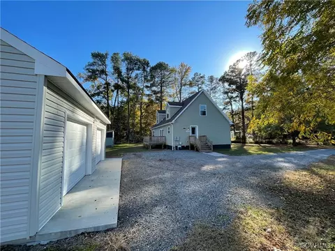 9090 Robins Neck Rd, Gloucester, VA 23061 photo 8