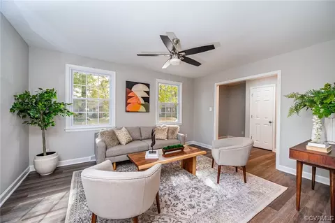 112 Lexington Dr, Colonial Heights, VA 23834