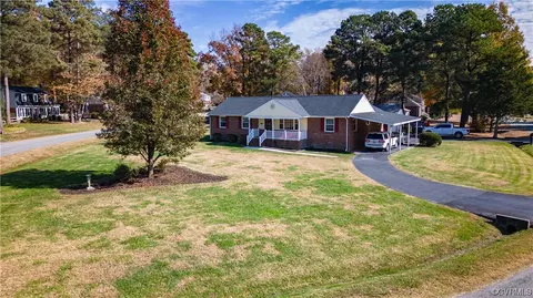 9790 Fordwych Dr, North Chesterfield, VA 23236