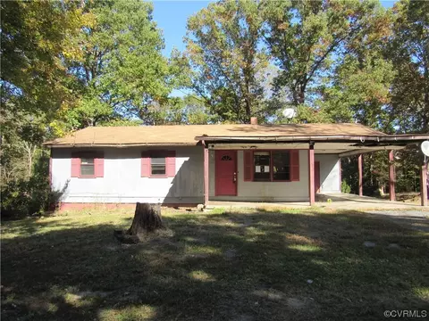 53 Milden Rd, Farmville, VA 23901