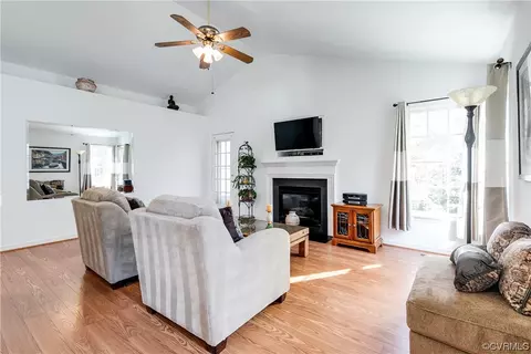 6735 Manor Gate Dr, Midlothian, VA 23112 photo 10