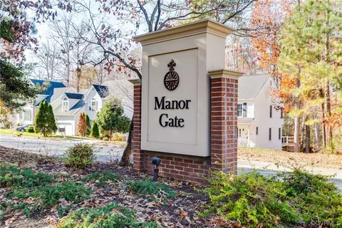 6735 Manor Gate Dr, Midlothian, VA 23112 photo 3
