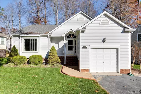 6735 Manor Gate Dr, Midlothian, VA 23112 photo 2