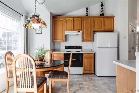 6735 Manor Gate Dr, Midlothian, VA 23112 photo 8