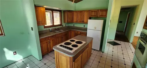 350 Longstreet Dr, Reedville, VA 22539